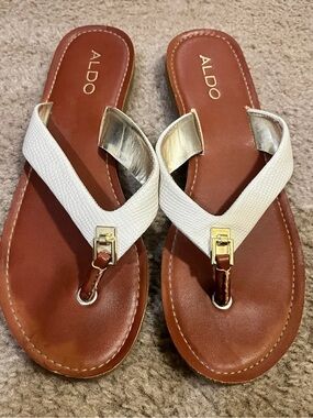 ALDO Women’s Leather Flip Flops white with Gold detail - Size: 6